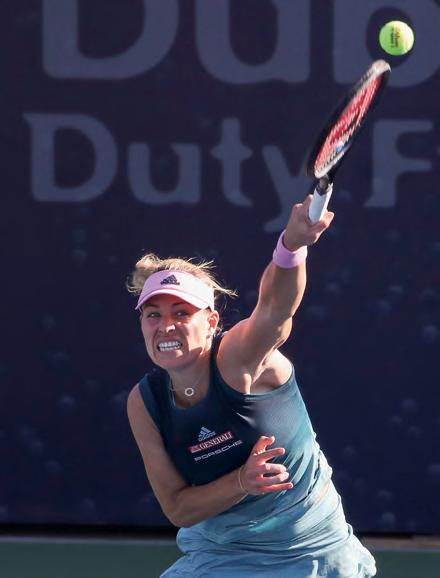 Laut Expertenmeinung ist der zweite Aufschlag der wichtigste Ball im Tennis. Angies Aufschlag soll durch spezielle Trainingseinheiten besser, stabiler und härter geworden sein. Zu sehen ist davon zurzeit nichts. Foto: Jürgen Hasenkopf Laut Expertenmeinung ist der zweite Aufschlag der wichtigste Ball im Tennis. Angies Aufschlag soll durch spezielle Trainingseinheiten besser, stabiler und härter geworden sein. Zu sehen ist davon zurzeit nichts. Foto: Jürgen Hasenkopf