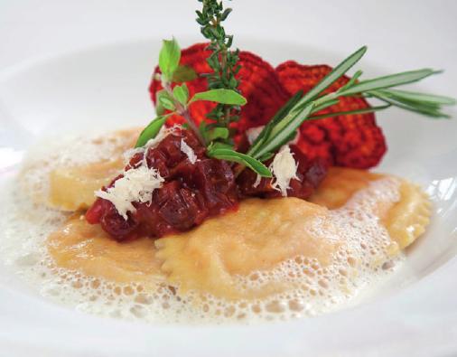 Hausgemachter Tafelspitzraviolo gehört zum herbstlichen Schlemmermenü des Witthüs