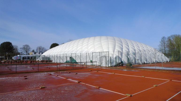THCC hat eine neue Tragluft-Tennishalle errichtet