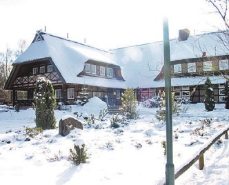 Ist auch im Winter wunderschön: der Undeloher Hof in der Heide Foto: Undeloher Hof Ist auch im Winter wunderschön: der Undeloher Hof in der Heide Foto: Undeloher Hof