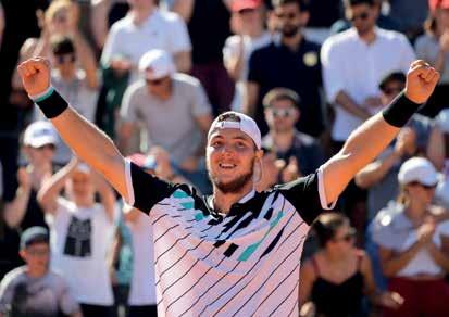 Großes Turnier für Jan-Lennard Struff. Achtelfinale erreicht u.a. durch ein 11:9 im fünften Satz gegen Borna Coric. Gegen Novak Djokovic war beim 3:6, 2:6, 3:6 nicht viel drin. Foto: Jürgen Hasenkopf Großes Turnier für Jan-Lennard Struff. Achtelfinale erreicht u.a. durch ein 11:9 im fünften Satz gegen Borna Coric. Gegen Novak Djokovic war beim 3:6, 2:6, 3:6 nicht viel drin. Foto: Jürgen Hasenkopf