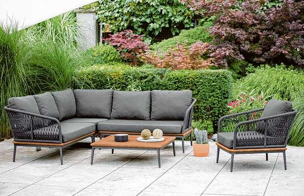 Wohnzimmer und Küche verlagern sich dank witterungsbeständiger Gartenmöbel und Outdoor-Küchen zunehmend nach draußen Fotos: VDM/Niehoff Wohnzimmer und Küche verlagern sich dank witterungsbeständiger Gartenmöbel und Outdoor-Küchen zunehmend nach draußen Fotos: VDM/Niehoff