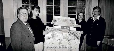 ... und vielen Spendenaktionen hat die Gewerbegemeinschaft das Gemeindeleben mitgestaltet Fotos: Pöhlsen/Kreisarchiv Stormarn ... und vielen Spendenaktionen hat die Gewerbegemeinschaft das Gemeindeleben mitgestaltet Fotos: Pöhlsen/Kreisarchiv Stormarn