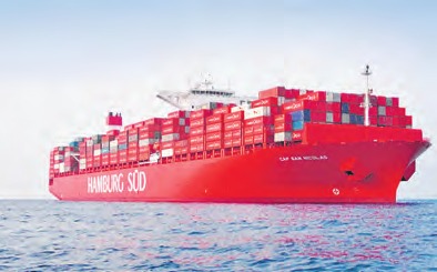 Die „Cap San Nicolas“, in für die Hamburg Süd typischem Rot gestrichen, ist 333 Meter lang und 48 Meter breit und verfügt über eine Transportkapazität von rund 9500 Standardcontainern (TEU). Foto: Arkadiusz Woszek Die „Cap San Nicolas“, in für die Hamburg Süd typischem Rot gestrichen, ist 333 Meter lang und 48 Meter breit und verfügt über eine Transportkapazität von rund 9500 Standardcontainern (TEU). Foto: Arkadiusz Woszek