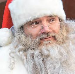 An den Adventssonnabenden stiefelt der Weihnachtsmann durch die Marktplatz Galerie An den Adventssonnabenden stiefelt der Weihnachtsmann durch die Marktplatz Galerie