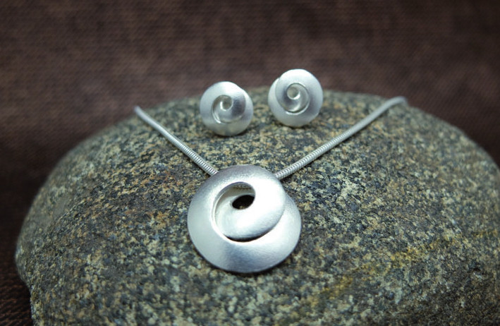Handgefertigter Schmuck