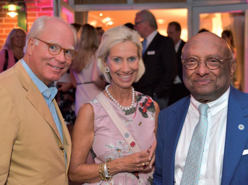 Ulrich und Kristina Tröger, Ian Karan US-Generalkonsul Richard Yoneoka und Klaus Schümann