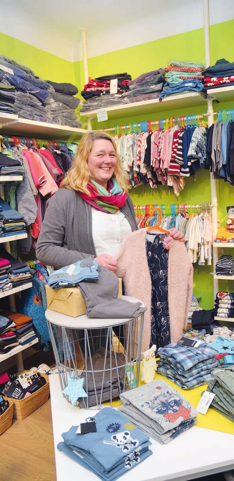 Bei „Blumenkinder und Rabauken“ bietet Janina Kaßner robuste und schicke Kleidung für Kinder Foto: Kuno Klein Bei „Blumenkinder und Rabauken“ bietet Janina Kaßner robuste und schicke Kleidung für Kinder Foto: Kuno Klein