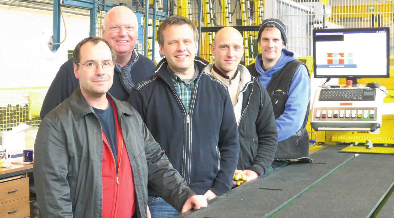 Sie sind schon lange dabei (v.l.): Norbert Hansche (FeRoTec), Joachim Bröker, Martin Francke, Marcel Schmuhl und Rene Mundt (TESCO) Foto: Hiersekorn Sie sind schon lange dabei (v.l.): Norbert Hansche (FeRoTec), Joachim Bröker, Martin Francke, Marcel Schmuhl und Rene Mundt (TESCO) Foto: Hiersekorn