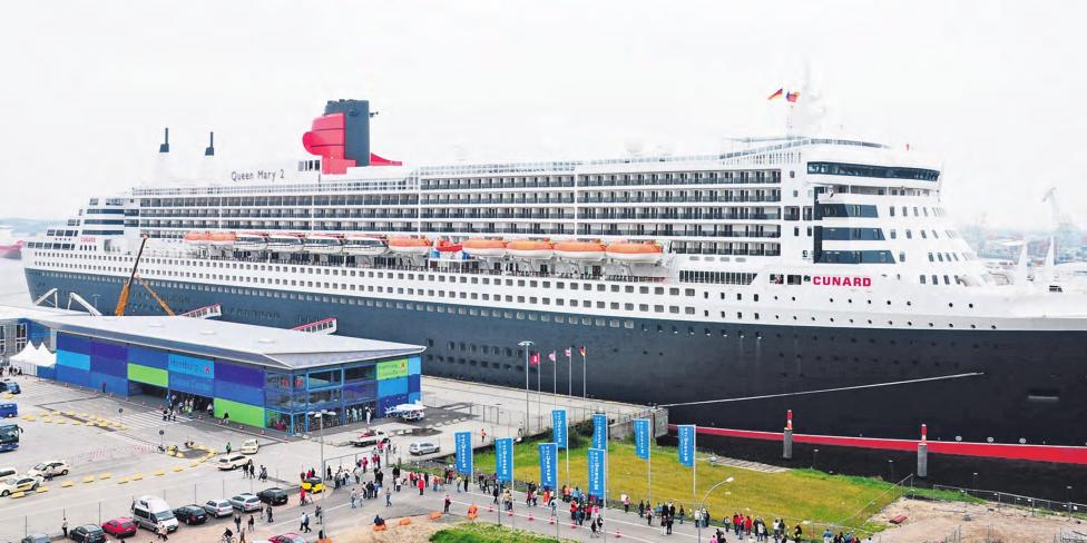 Tausende Touristen gelangen über das Cruise Center HafenCity nach Hamburg Tausende Touristen gelangen über das Cruise Center HafenCity nach Hamburg