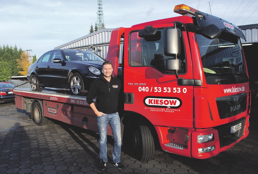 Tim Kiesow ist Geschäftsführer der Autorecycling + Autoteile GmbH Tim Kiesow ist Geschäftsführer der Autorecycling + Autoteile GmbH