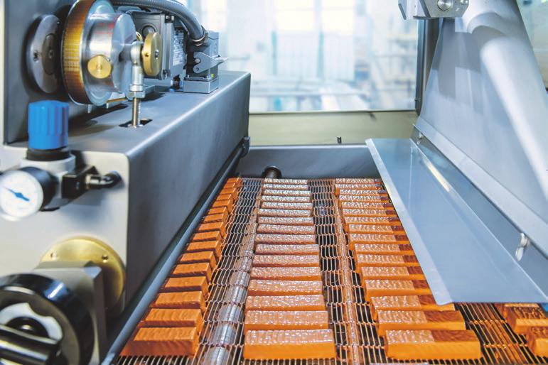 Die moderne Riegel-Produktion heute. Fotos: HERZA Die moderne Riegel-Produktion heute. Fotos: HERZA