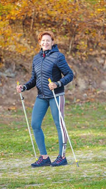 Nordic Walking ist ein schonender Ausdauersport, der das Herz-Kreislauf-System aktiviert und den gesamten Körper trainiert Nordic Walking ist ein schonender Ausdauersport, der das Herz-Kreislauf-System aktiviert und den gesamten Körper trainiert
