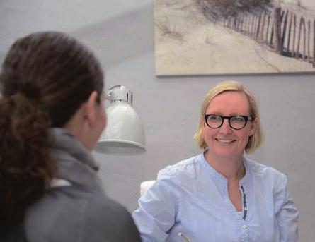 Christina Ganz im Patientengespräch