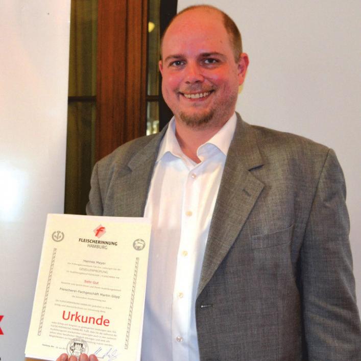 Die aktuellen Jahrgangsbesten der Azubis mit Abschluss im Hamburger Fleischerhandwerk: Fleischerei-Fachverkäuferin Lara Jedamzik und Fleischer-Geselle Hannes Meyer Die aktuellen Jahrgangsbesten der Azubis mit Abschluss im Hamburger Fleischerhandwerk: Fleischerei-Fachverkäuferin Lara Jedamzik und Fleischer-Geselle Hannes Meyer