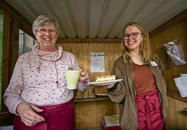 Die Mitarbeiterinnen des Cassenshofes freuen sich darauf, ihre Gäste zu verwöhnen. Fotos: Cassenshof Die Mitarbeiterinnen des Cassenshofes freuen sich darauf, ihre Gäste zu verwöhnen. Fotos: Cassenshof