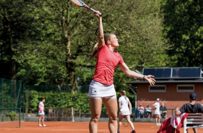Die Damen des THC Horn Hamm um Janna Hildebrand stehen vor dem direkten Wiederaufstieg in die 2. Bundesliga. (Foto: Holger Suhr) Die Damen des THC Horn Hamm um Janna Hildebrand stehen vor dem direkten Wiederaufstieg in die 2. Bundesliga. (Foto: Holger Suhr)