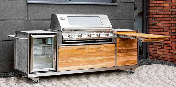 Wohnzimmer und Küche verlagern sich dank witterungsbeständiger Gartenmöbel und Outdoor-Küchen zunehmend nach draußen Foto: VDM/Niehoff Wohnzimmer und Küche verlagern sich dank witterungsbeständiger Gartenmöbel und Outdoor-Küchen zunehmend nach draußen Foto: VDM/Niehoff