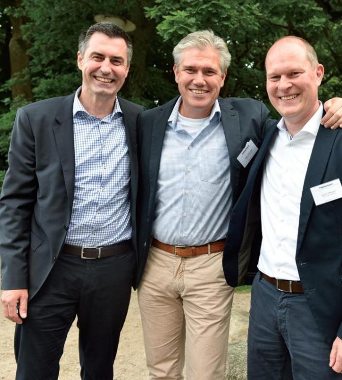 Thomas Sobania, Helge Steinmetz, Daniel Malzahn vom Hauptsponsor Haspa
