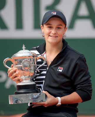 Ashley Barty slicete alle in Grund in Boden, endlich mal eine Spielerin mit Variationen. Foto: Jürgen Hasenkopf Ashley Barty slicete alle in Grund in Boden, endlich mal eine Spielerin mit Variationen. Foto: Jürgen Hasenkopf