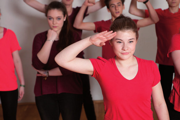 Stage UP! unterrichtet in Schauspiel, Tanz und Gesang