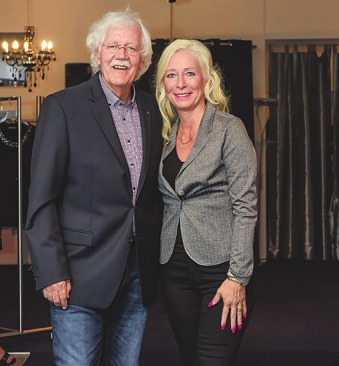 Claudia Zierke freut sich, dass Moderator Carlo von Tiedemann gern zu ihr kommt Claudia Zierke freut sich, dass Moderator Carlo von Tiedemann gern zu ihr kommt
