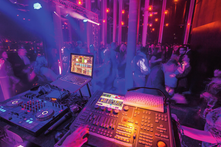 Im Riverside Hotel gibt es gleich mehrere Partys