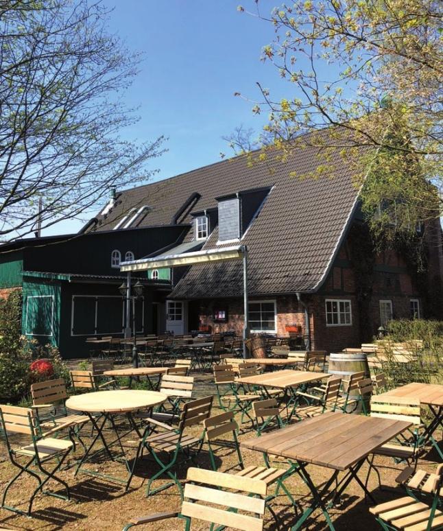 Österreichische Köstlichkeiten auf der Sommerterrasse genießen