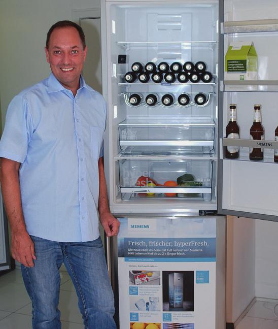 Ab 1. März gilt unter anderem für Kühlgeräte ein neues Energielabel: Tobias Rademacher erklärt bei EP: Ströh die neue Energieeffizienzdarstellung der Weißgeräte Ab 1. März gilt unter anderem für Kühlgeräte ein neues Energielabel: Tobias Rademacher erklärt bei EP: Ströh die neue Energieeffizienzdarstellung der Weißgeräte