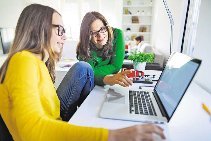 Eltern sind wichtige Ansprechpartner bei der Berufswahl iStock Eltern sind wichtige Ansprechpartner bei der Berufswahl iStock