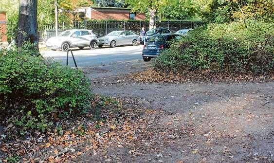 Der breiteste Trampelpfad von der Martinistraße wirkt wie ein Eingang in den Eppendorfer Park Fotos: ch Der breiteste Trampelpfad von der Martinistraße wirkt wie ein Eingang in den Eppendorfer Park Fotos: ch