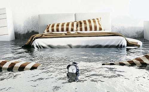 Wenn Wasser in Wohnräume eindringt, wird es teuer. Mit den richtigen Versicherungen können die Schäden abgedeckt werden. Foto: marog-pixcells/Fotolia/Barmenia Wenn Wasser in Wohnräume eindringt, wird es teuer. Mit den richtigen Versicherungen können die Schäden abgedeckt werden. Foto: marog-pixcells/Fotolia/Barmenia