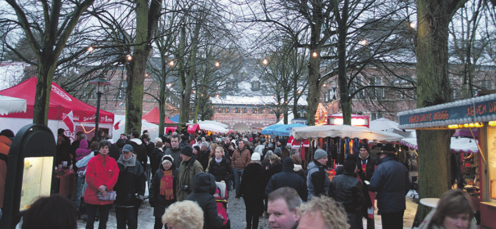 Der Weihnachtsmarkt am Schloss Reinbek wird immer am zweiten Adventwochenende gefeiert Foto: Dörte Hoffmann Der Weihnachtsmarkt am Schloss Reinbek wird immer am zweiten Adventwochenende gefeiert Foto: Dörte Hoffmann