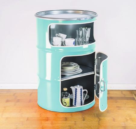 Schrank „Ölfass mit offenem Fach“. Er kostet 499 Euro. FOTO: LOCKENGELÖT Schrank „Ölfass mit offenem Fach“. Er kostet 499 Euro. FOTO: LOCKENGELÖT