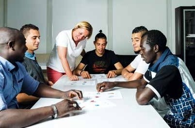 „Integrationshelfer“ werden nach wie vor gebraucht – für viele Berufsgruppen bieten sich Weiterbildungsmöglichkeiten. Foto: fotolia - Frank Gärtner „Integrationshelfer“ werden nach wie vor gebraucht – für viele Berufsgruppen bieten sich Weiterbildungsmöglichkeiten. Foto: fotolia - Frank Gärtner