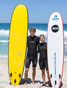 Auf den Spuren von Surflegende Robby Naish, Angelique Kerber und Alexander Zverev vor ihren ersten Surfversuchen. Auf den Spuren von Surflegende Robby Naish, Angelique Kerber und Alexander Zverev vor ihren ersten Surfversuchen.