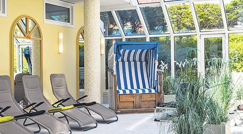 Platz nehmen und zur Ruhe kommen: Im Hotel Hohe Wacht gibt es dafür viele schöne Orte Platz nehmen und zur Ruhe kommen: Im Hotel Hohe Wacht gibt es dafür viele schöne Orte