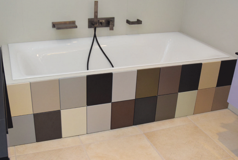 Wer möchte, darf im Bad auch mit Farben spielen. Vorbei sind die Zeiten des schlichten und manchmal etwas tristen Weiß für die gekachelten Wände in der heimischen Wellnessoase Wer möchte, darf im Bad auch mit Farben spielen. Vorbei sind die Zeiten des schlichten und manchmal etwas tristen Weiß für die gekachelten Wände in der heimischen Wellnessoase