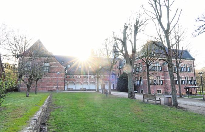 Das im 16. Jahrhundert erbaute Schloss Reinbek bildet wieder die stilvolle Kulisse für die diesjährige Seniorenmesse „Viva Seniores“ am 27. und 28. April Foto:Reitenbach Das im 16. Jahrhundert erbaute Schloss Reinbek bildet wieder die stilvolle Kulisse für die diesjährige Seniorenmesse „Viva Seniores“ am 27. und 28. April Foto:Reitenbach