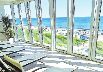SPA mit Meerblick: Mit dieser Aussicht entspannen die Gäste des Hotels „Haus am Meer“ SPA mit Meerblick: Mit dieser Aussicht entspannen die Gäste des Hotels „Haus am Meer“