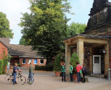Schulhof im Jenisch-Gymnasium