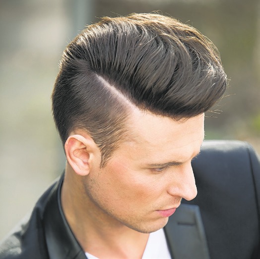 Das unsichtbare Folientoupet sorgt für einen natürlichen Look Foto: wb Das unsichtbare Folientoupet sorgt für einen natürlichen Look Foto: wb