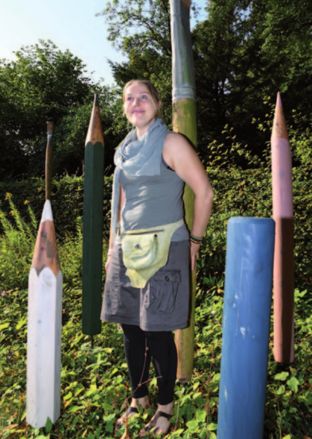 Inspirierte Kunst-Anleiterin im grünen Ahrensburg: Maria Müller-Leinweber Inspirierte Kunst-Anleiterin im grünen Ahrensburg: Maria Müller-Leinweber