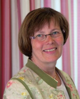 Hörgeräteakustikermeisterin Monika Dornis begleitet auf dem Weg zu besserem Hören