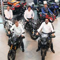 Vorne v.li.: Jörn Koesny, Christopher Mölk. Hinten v.li. Joachim Even (alle Verkauf), Baldur N.C. Tecius (Geschäftsführer), Jörg Sommer (Werkstattmeister) Foto: Tecius & Reimers Vorne v.li.: Jörn Koesny, Christopher Mölk. Hinten v.li. Joachim Even (alle Verkauf), Baldur N.C. Tecius (Geschäftsführer), Jörg Sommer (Werkstattmeister) Foto: Tecius & Reimers