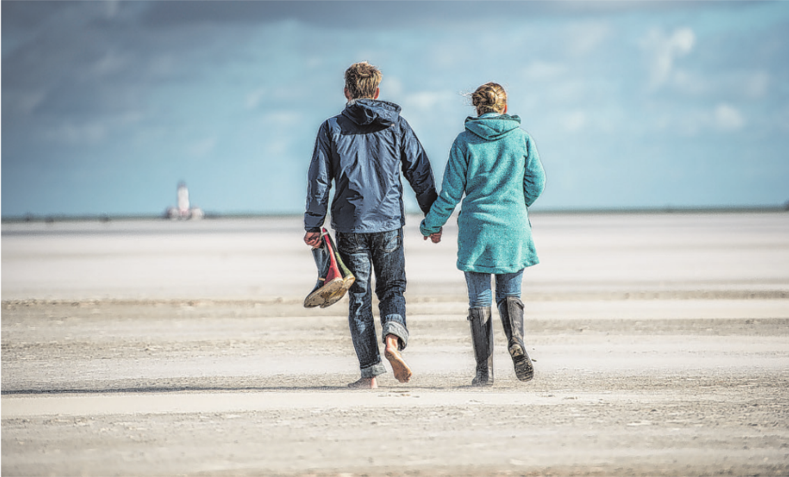 Ein Winterspaziergang am Nordseestrand kann die miese Laune schnell vertreiben, denn Bewegung an der frischen Luft tut Körper und Seele gut Foto: Oliver Frank/Nodsee-Tourismus Ein Winterspaziergang am Nordseestrand kann die miese Laune schnell vertreiben, denn Bewegung an der frischen Luft tut Körper und Seele gut Foto: Oliver Frank/Nodsee-Tourismus