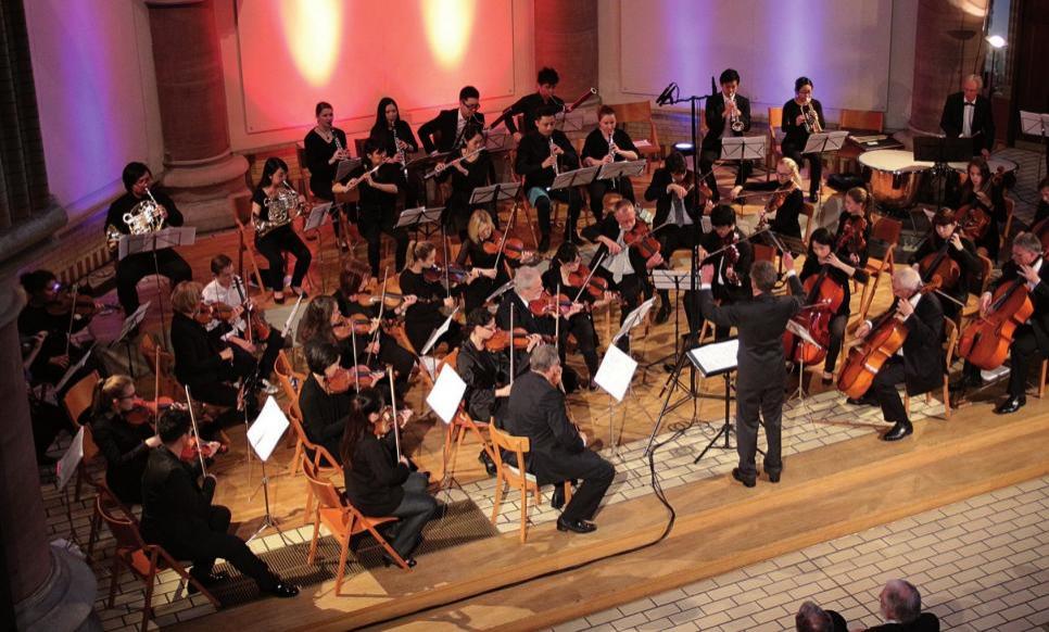 Im Orchester des Hamburger Konservatoriums spielen Profis und Laien, Junge und Alte gemeinsam FOTO: BRUMP