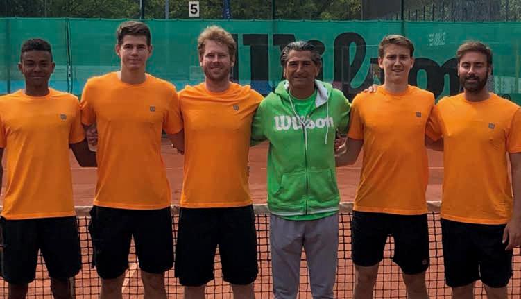 HTHC: Die 1. Herren schafften den Klassenerhalt in der Nordliga. V.l. Serign Samba, Philipp Storjohann, Marco Lange, Coach Bedri Yenilmez, Maxi und Alex Todorov. Es fehlt Marat Deviatiarov, der an Position 1 eine 5:1 Bilanz hatte. Foto Yenilmez HTHC: Die 1. Herren schafften den Klassenerhalt in der Nordliga. V.l. Serign Samba, Philipp Storjohann, Marco Lange, Coach Bedri Yenilmez, Maxi und Alex Todorov. Es fehlt Marat Deviatiarov, der an Position 1 eine 5:1 Bilanz hatte. Foto Yenilmez