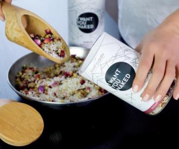 Frisch in den Frühling: Aroma-Bad mit Meersalz, Rose und Hibiskus