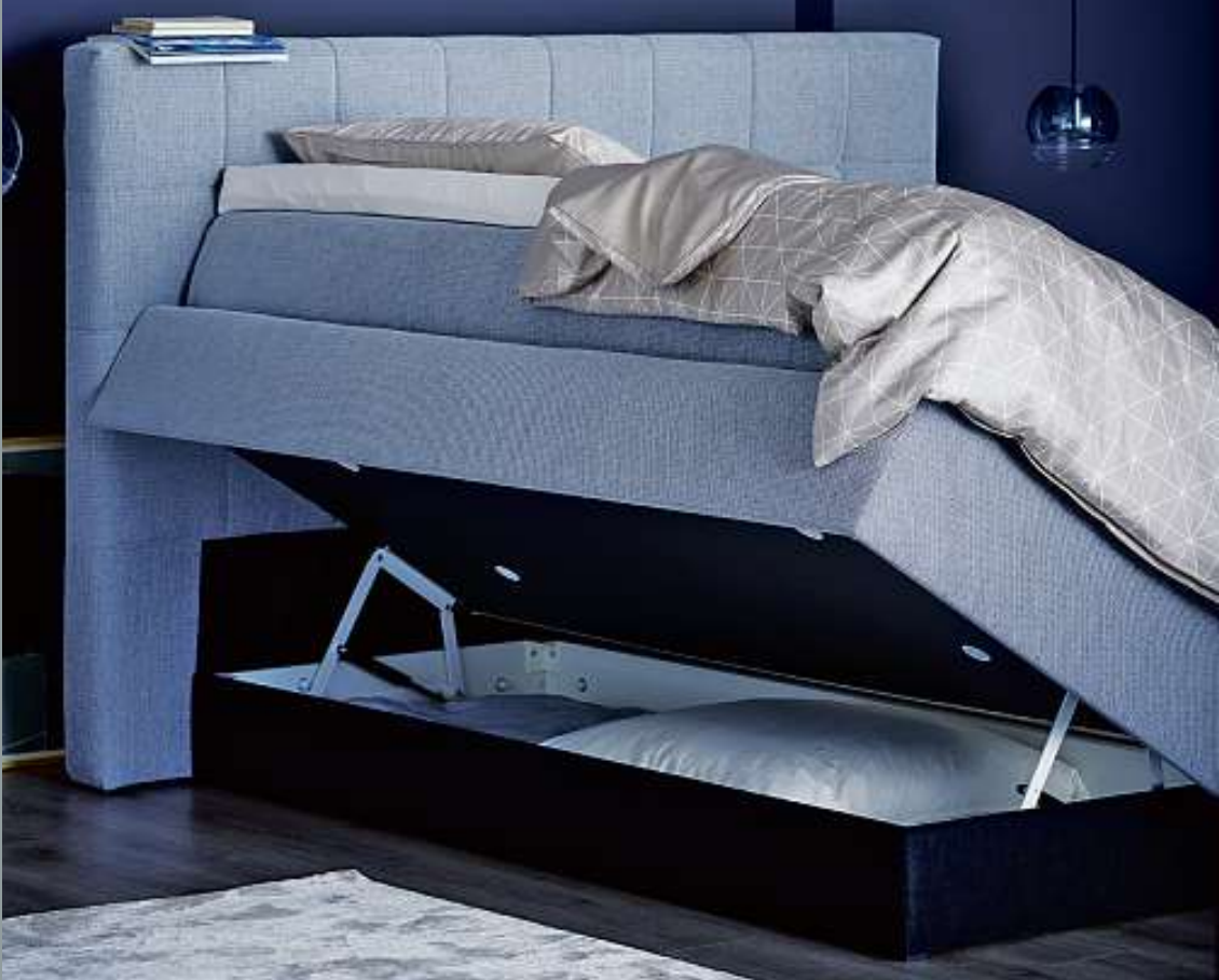 Wohin mit dem Gästebett? Unter der Federkernbox von „Ever“ aus der SCHÖNER WOHNEN-Kollektion findet bei bestimmten Bettbreiten ein Bettkasten Platz. Dort kann Bettzeug luftig gelagert werden Wohin mit dem Gästebett? Unter der Federkernbox von „Ever“ aus der SCHÖNER WOHNEN-Kollektion findet bei bestimmten Bettbreiten ein Bettkasten Platz. Dort kann Bettzeug luftig gelagert werden